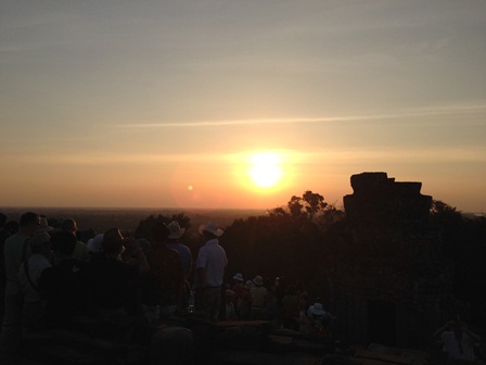 prasat-bakheng-top-view-sunset-late