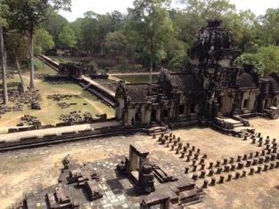 prasat-baphoun-front-gate